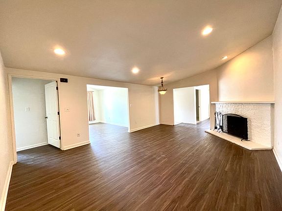 4th image of 930 Beverly Ave