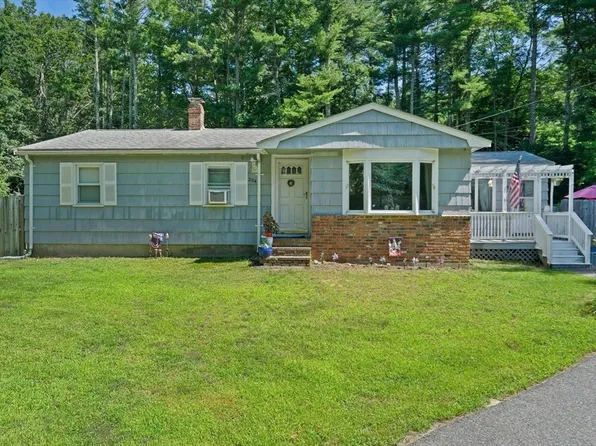 204 Pleasant St, Pembroke, MA 02359