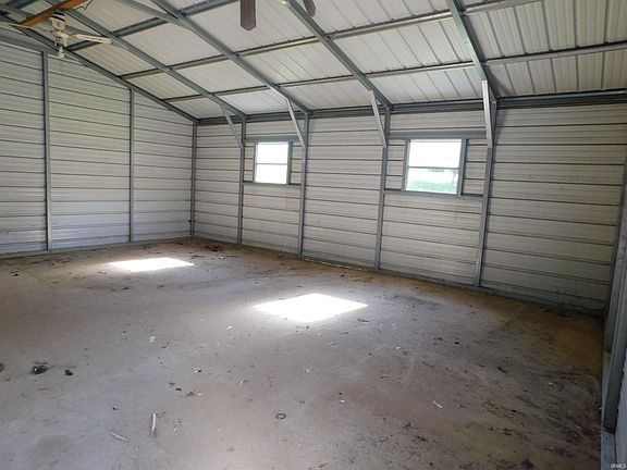5th image of 823 Hidden Acres Dr