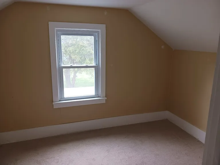 2858 Delaware Ave — Photo 9