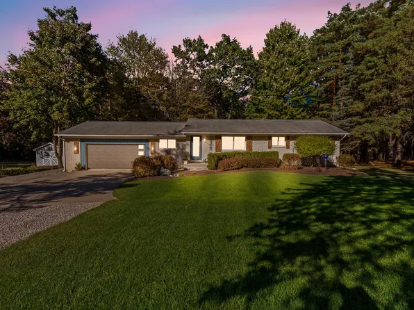 11151 Jonathan Ln, Romeo, MI 48065