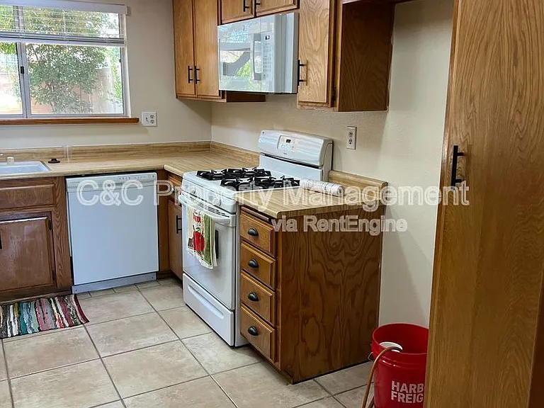 1767 Cooper St — Photo 3