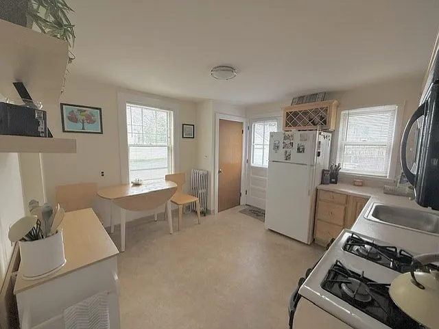 Building Photo - 55 Glover Ave #1