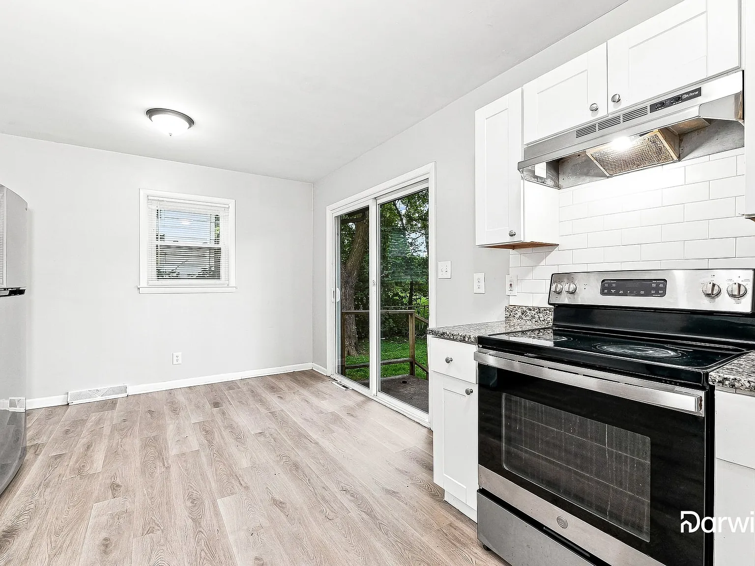 4 bed, 2.0 bath, 1300 sqft, $1,630 — Photo 3