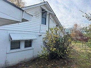 4th image of 1428 Old Highway 109 N