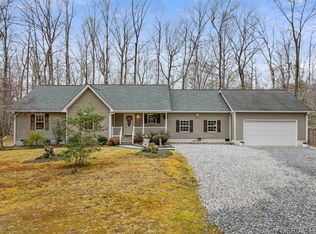 11524 Farm Rd, Saluda, VA 23149