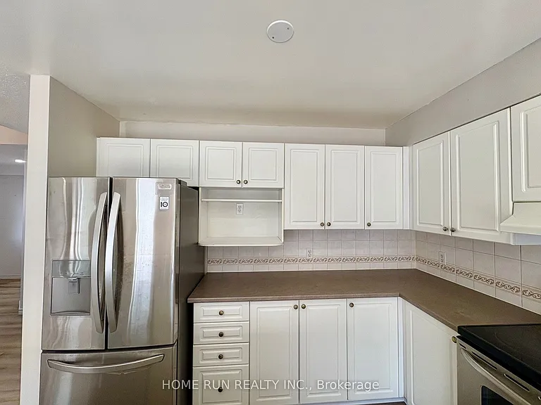 52 Collington St — Photo 19