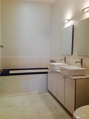 Rented by R New York | media 2