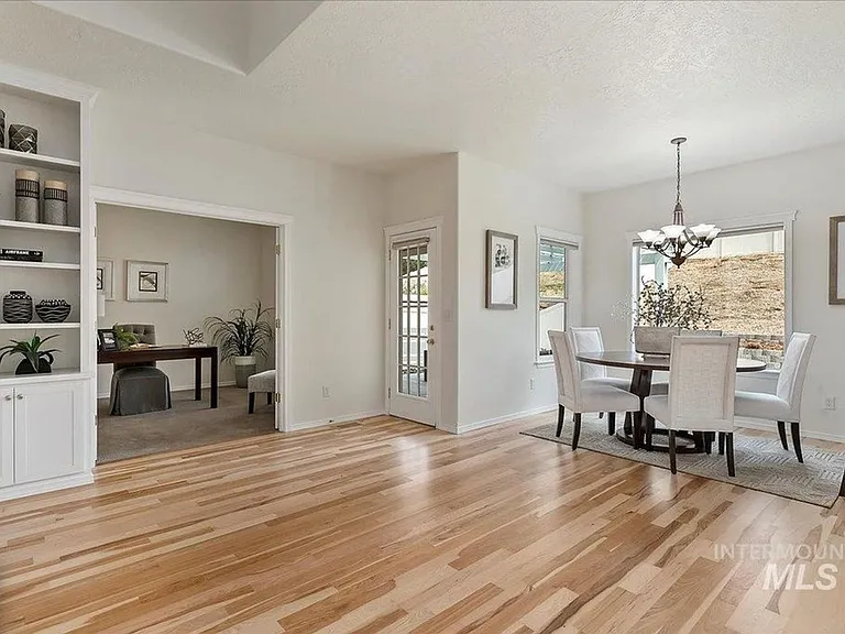 806 S Gray Eagle Way — Photo 5