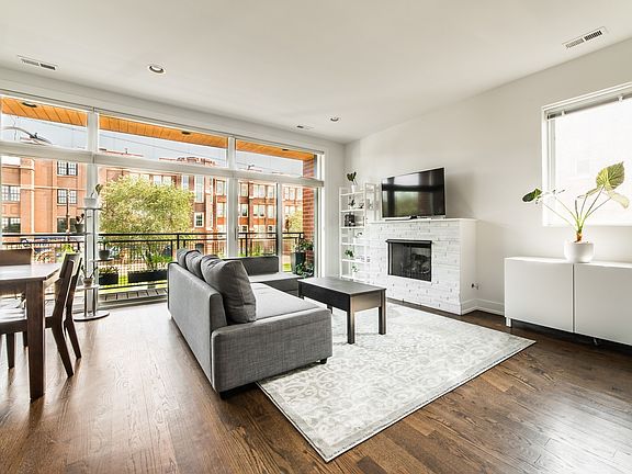 4th image of 1732 N California Ave #2