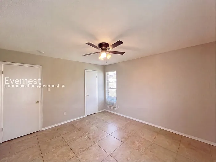 6585 Fairwood Cv — Photo 15