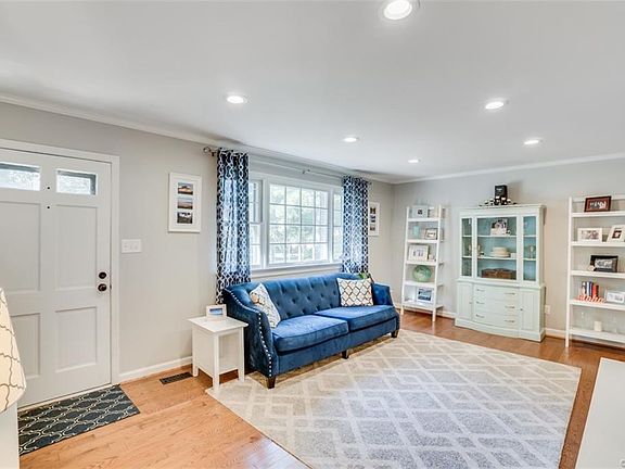 4th image of 9104 Avalon Dr