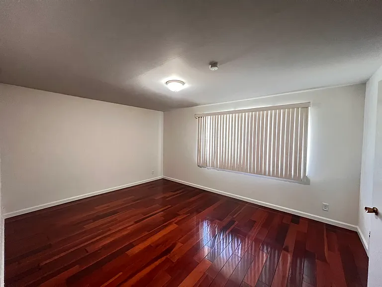 29 Upland Ave — Photo 2