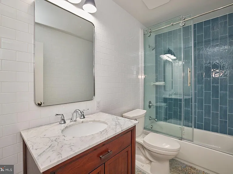 2123 N Early St — Photo 14