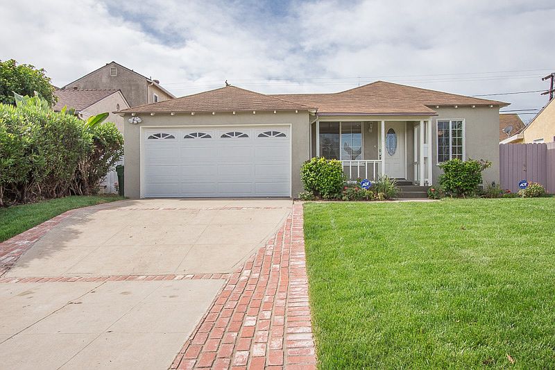 2nd image of 7286 West 85th Street