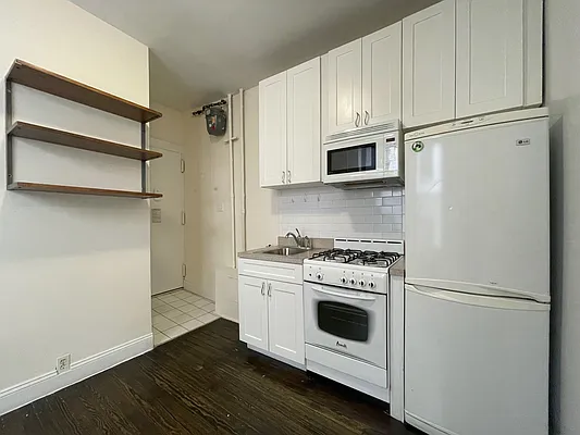 Rented by Compass | media 11