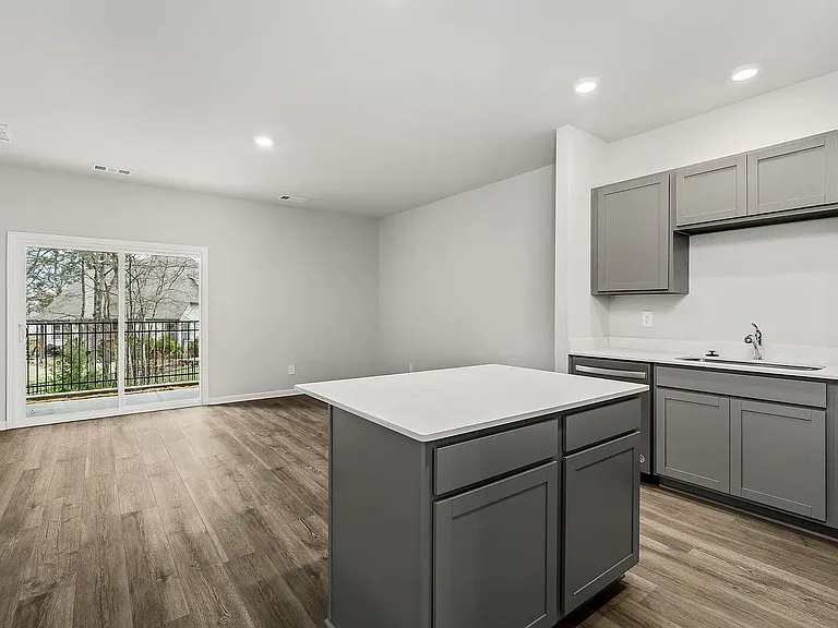 1024 Keyes Pl — Photo 6