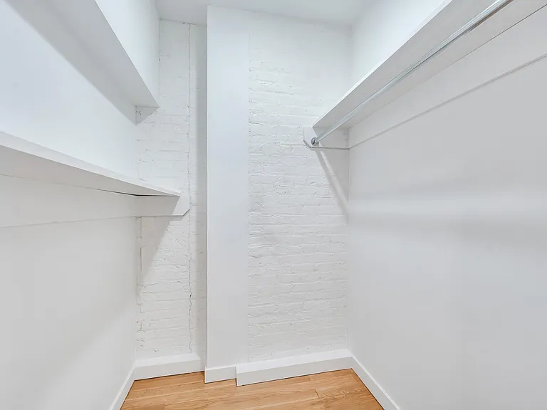 717 Manhattan Ave #3A — Photo 17