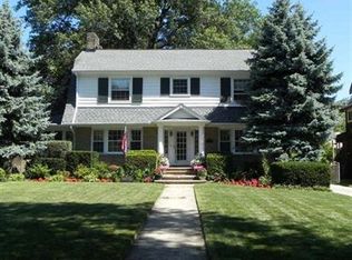 10710 Lake Ave, Cleveland, OH 44102