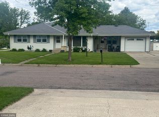 209 Hillcrest Way, Le Sueur, MN 56058