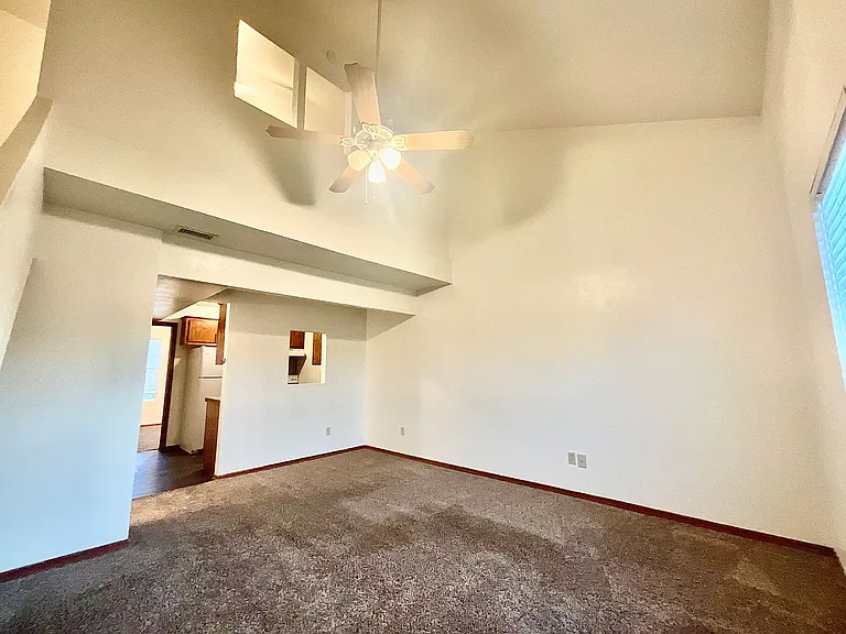 1901 E Lindsey St — Photo 40