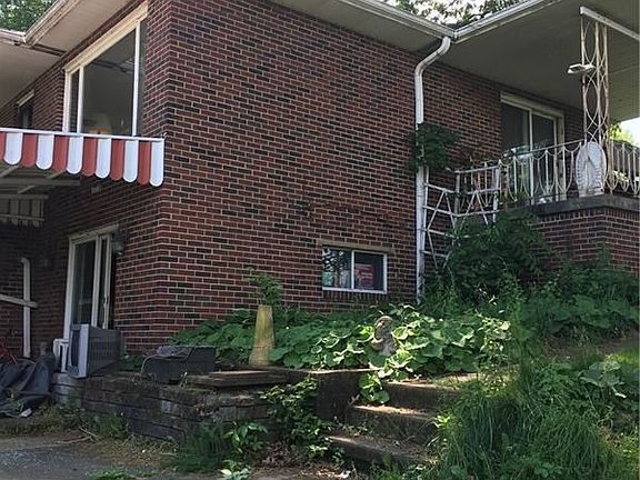 3rd image of 442 Jefferson St