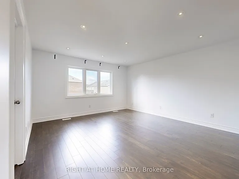 31 Lady Evelyn Cres — Photo 28