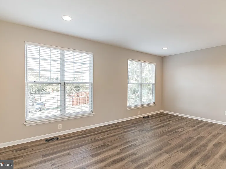 9240 Cascade Falls Dr — Photo 5