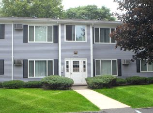 Village Oaks Apartments, Farmington, MI 48336