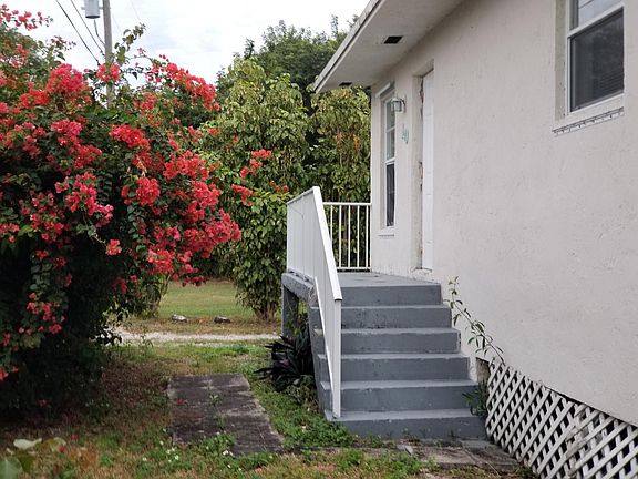 Right Side View Entrance