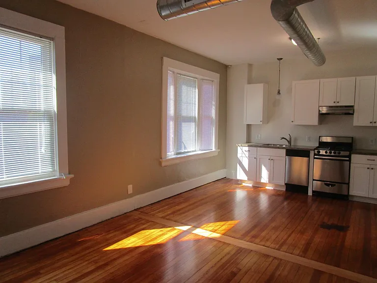132 S Union St #5 — Photo 3