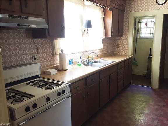 Kitchen view - 2 or 3 bedroom owner's suite