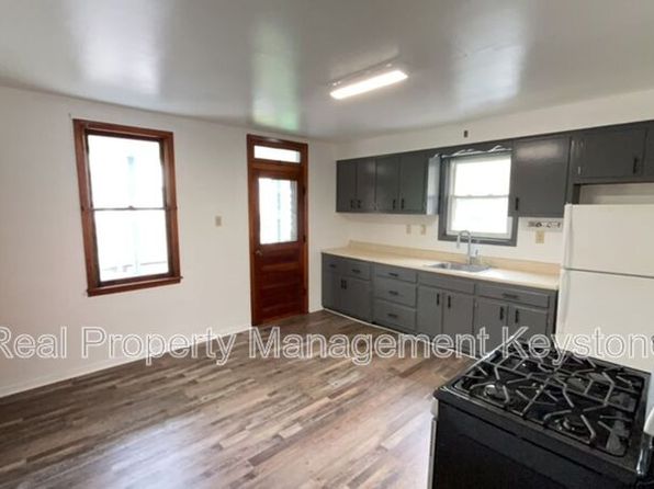 22 Linden St FLOOR 2