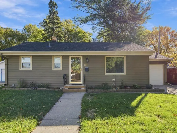 1018 21st St S, Fargo, ND 58103