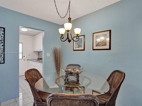 4th image of 17090 NE 14th Ave APT 306
