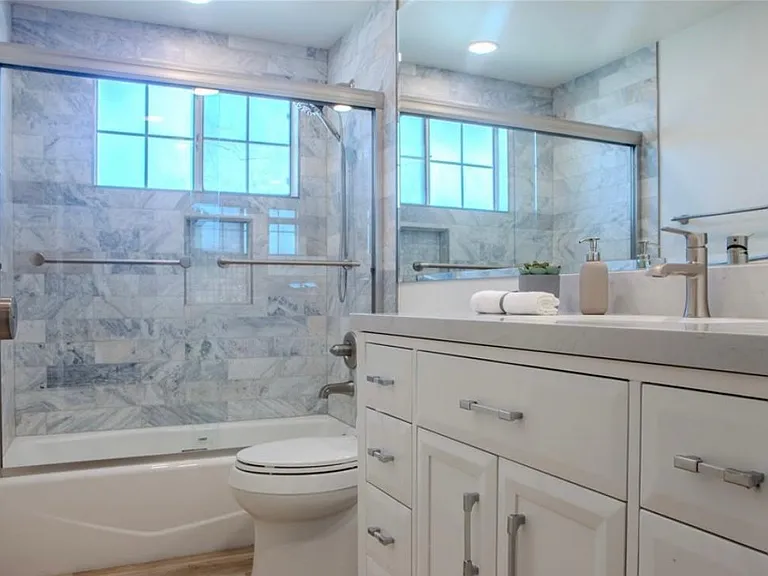 520 Ronwood Ave — Photo 2