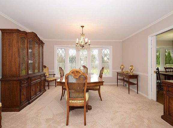 5th image of 905 Park Ave
