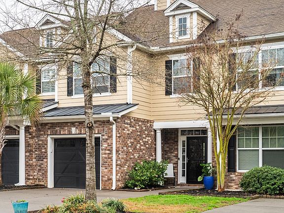 3rd image of 3571 Bagley Dr