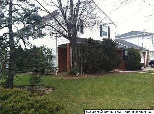 2nd image of 74 Dawson Cir