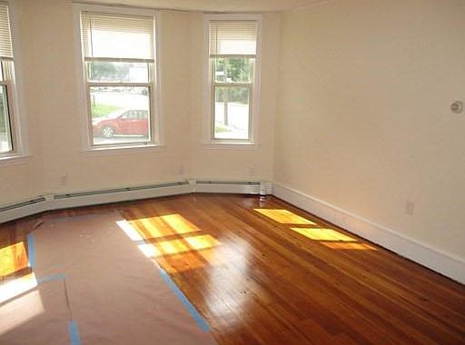 5th image of 643 River St #645
