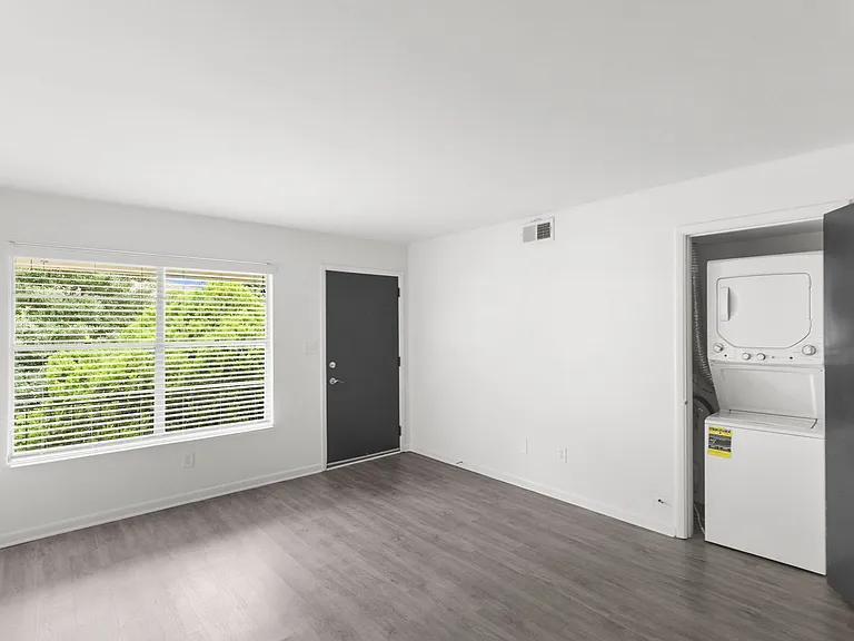 3200 Hillside Ave — Photo 67