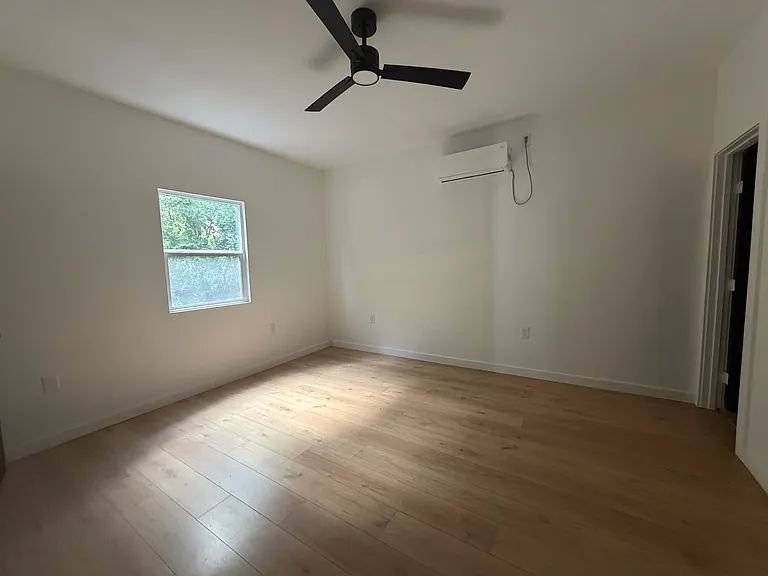 1230 E Davis Ave — Photo 15