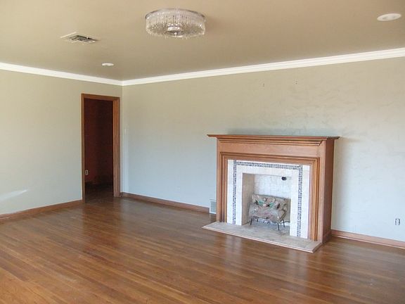 2nd image of 1707 Mary Ellen St