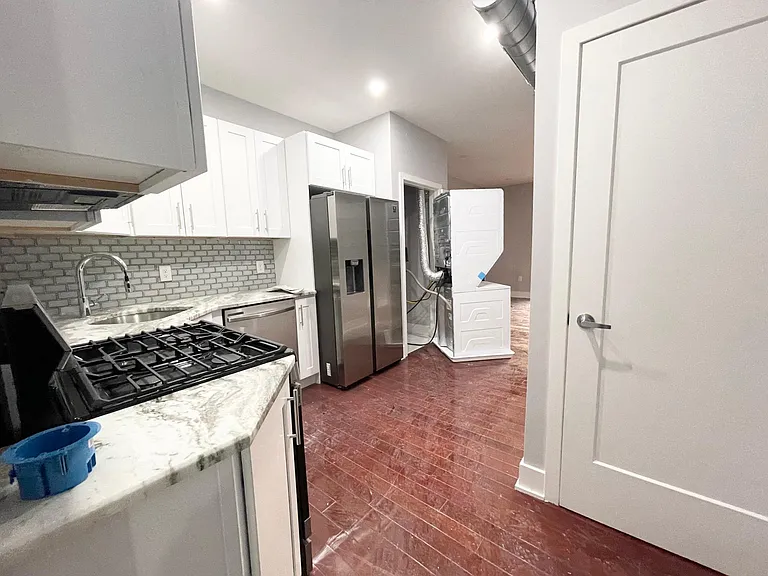 302 Richmond St #6A — Photo 4