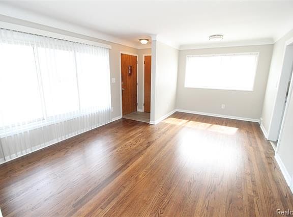 3rd image of 25021 Huron St
