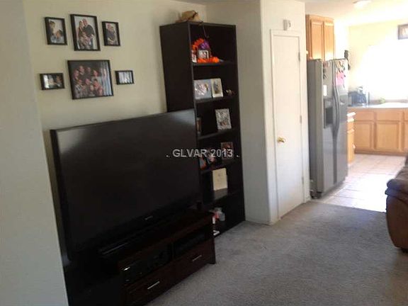 4th image of 1164 W Black Cherry St