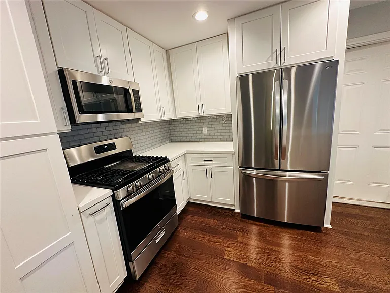 9758 Cedardale Dr — Photo 8
