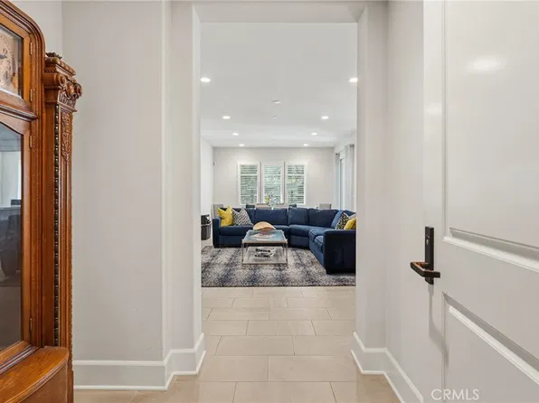 23500 Park Sorrento Unit H22, Calabasas, CA 91302