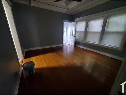 5th image of 29 N Mayfield Ave