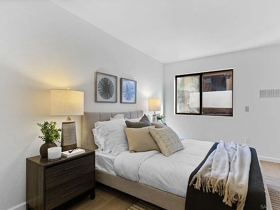 4th image of 2960 Broadway Unit 12